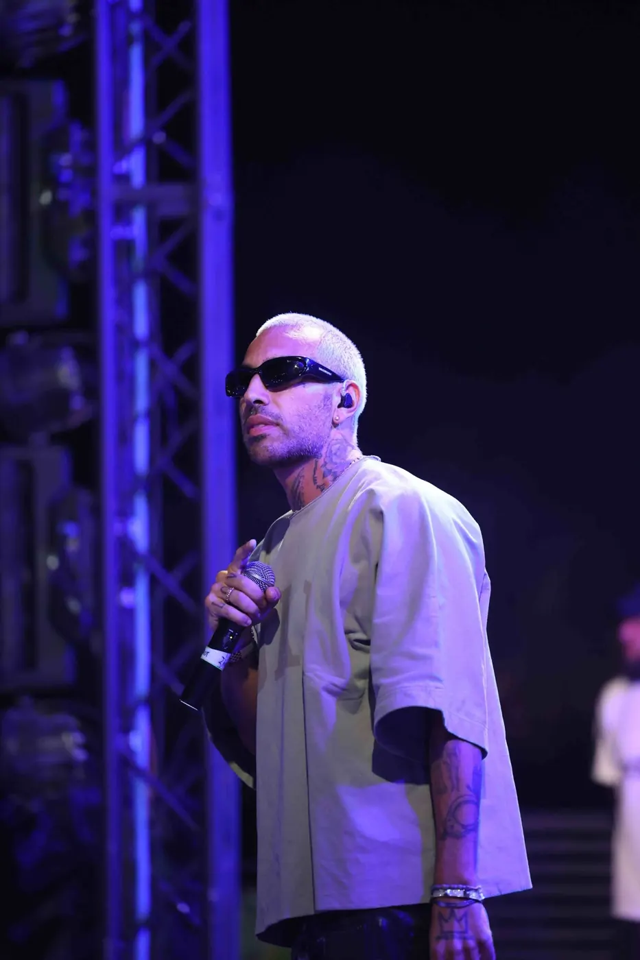 Luchè sul palco del Koala Maxi